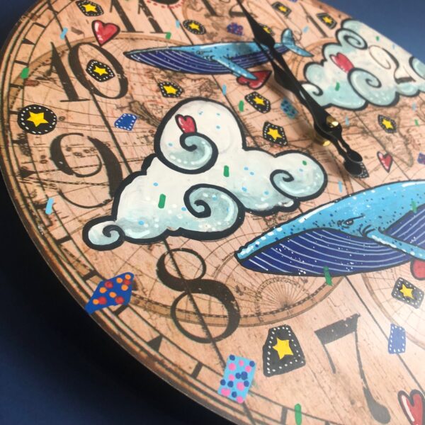 Gli orologi sognanti sono dipinti dall'artista Andrea Agostini in esclusiva per Allover home and lab